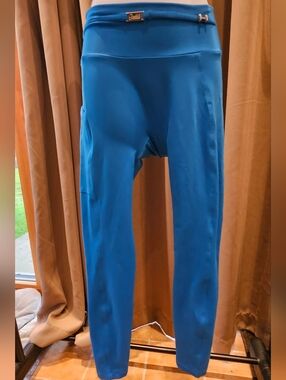 Bombshell Sportswear Sculpt Pocket Leggings – Bright Blue